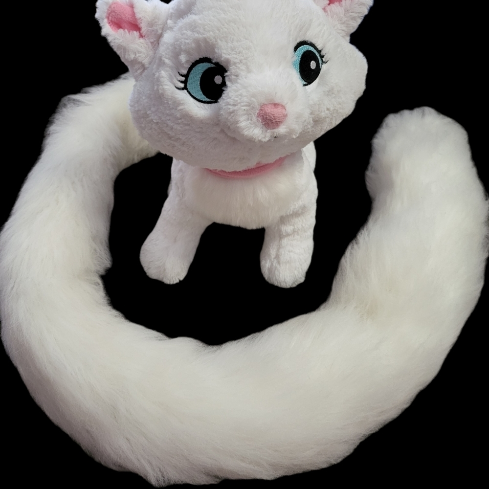 HTF... MARIE FROM ARISTOCATS WALT DISNEY. 4 FT TAIL DISNEY PARKS ITEM.